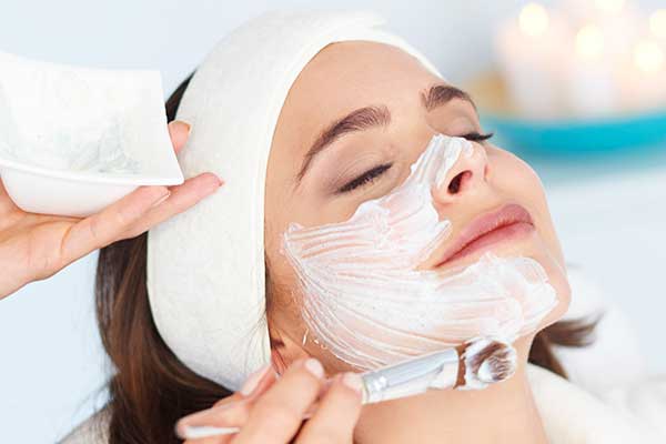 Effektive Gesichtsbehandlungen für Hildrizhausen im The Cream Kosmetikstudio Effektive Gesichtsbehandlungen für Hildrizhausen im The Cream Kosmetikstudio