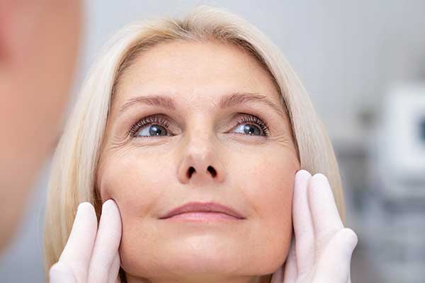 Kosmetische Anti-Aging-Behandlungen Hilzdrizhausen Altdorf im Kosmetikstudio von Tanja Rost Kosmetische Anti-Aging-Behandlungen Hilzdrizhausen Altdorf im Kosmetikstudio von Tanja Rost